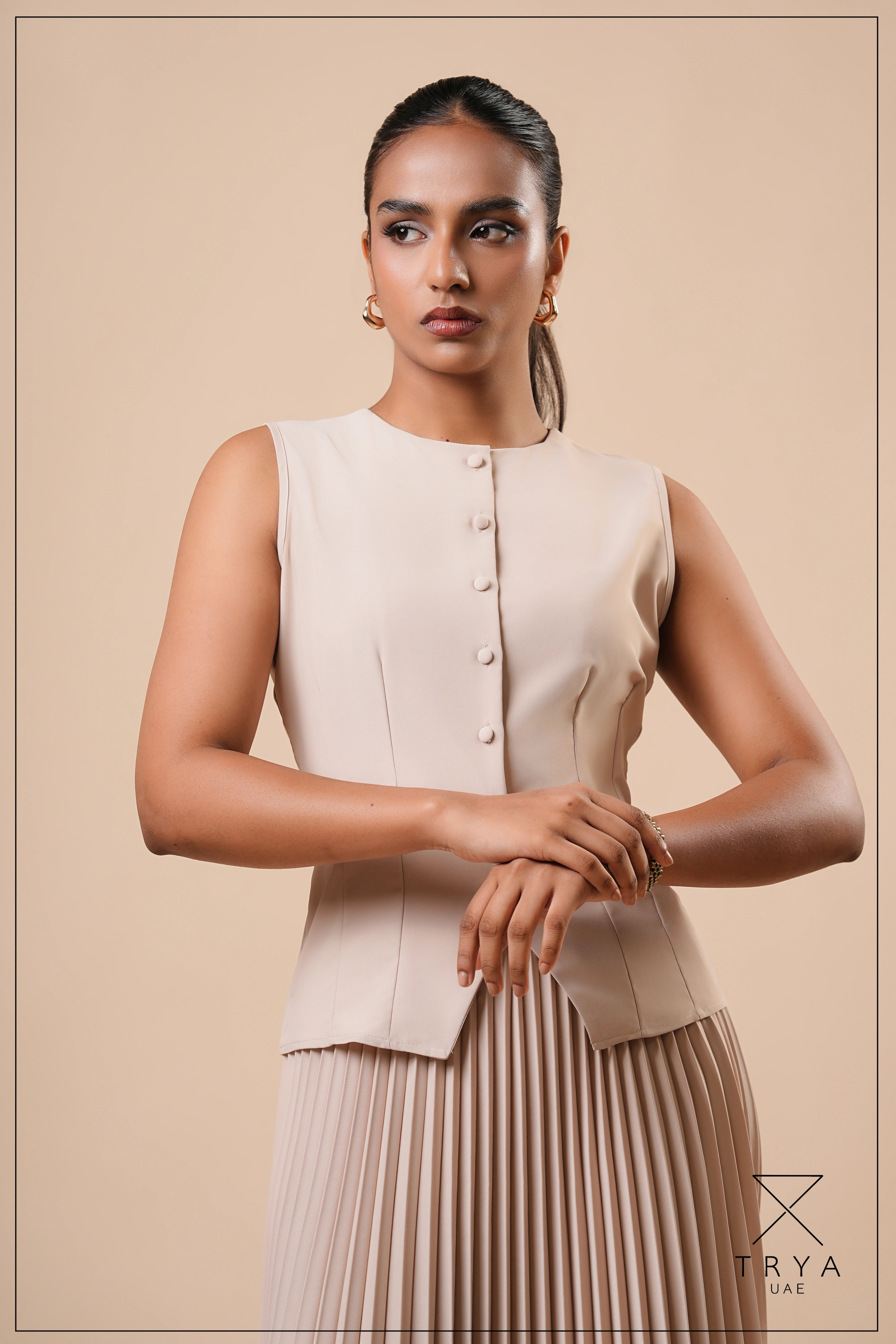 SLEEVELESS BUTTON FRONT TOP - 1775