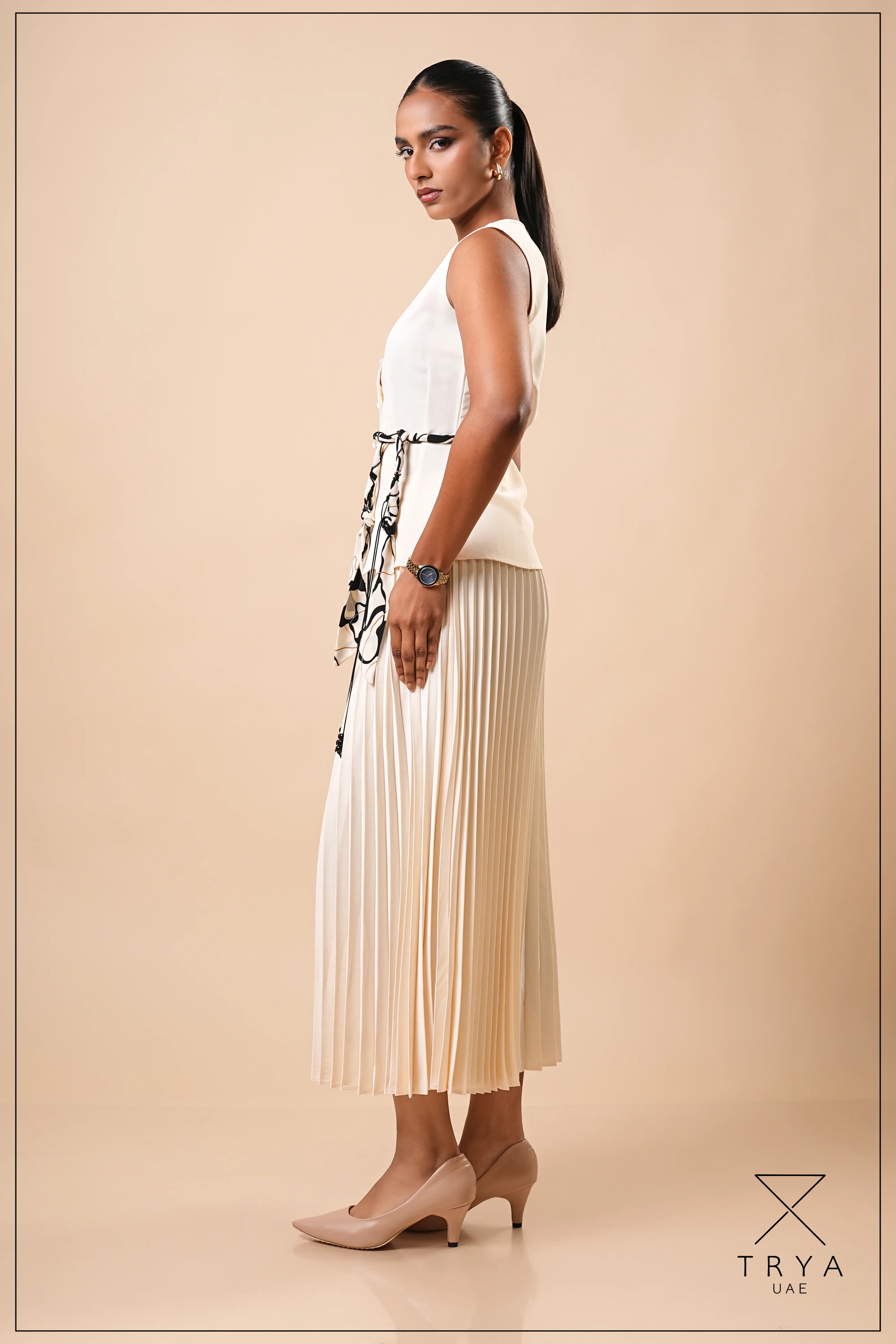SLEEVELESS BUTTON FRONT TOP - 1775